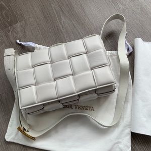 NEW!! White crossbody bag in perfect condition!